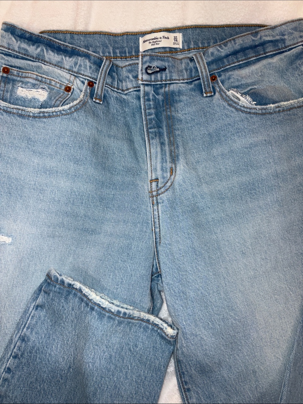 Abercrombie & Fitch Light Wash Straight jeans